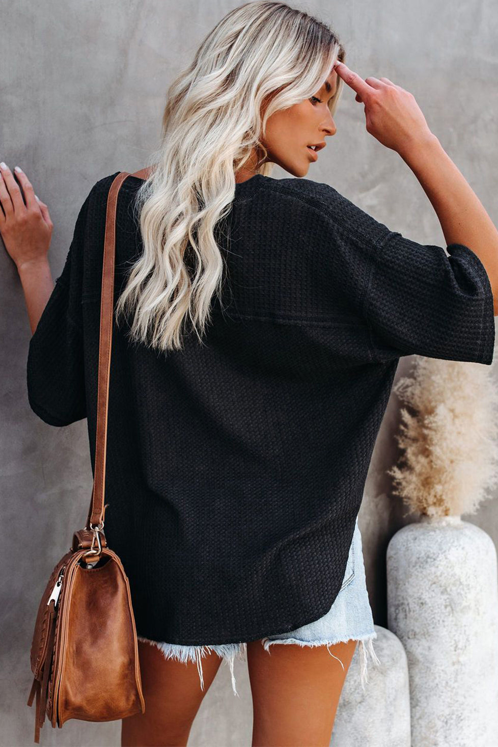 White Exposed Seam Half Sleeve Knitted V Neck Textured Top